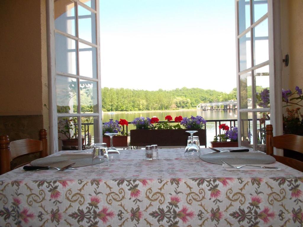 Le Barrage Hotel Mauzac-et-Grand-Castang Exterior photo